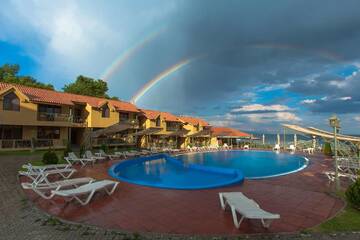 Фотографии Курортные отели Best Western Bohemian Resort Hotel г. Севан (Армения) №1 Фото Курортные отели Best Western Bohemian Resort Hotel г. Севан 1