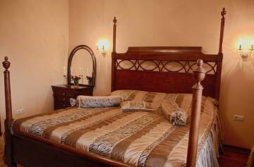 Фото номера Улучшенный двухместный номер с 1 кроватью Гостевой дом Tsaghkunq Guest House г. Севан 7