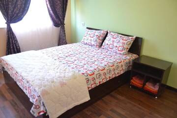 Фото номера Номер с кроватью размера &quot;king-size&quot; и видом на сад Отель Hotel SEVANO г. Севан 6